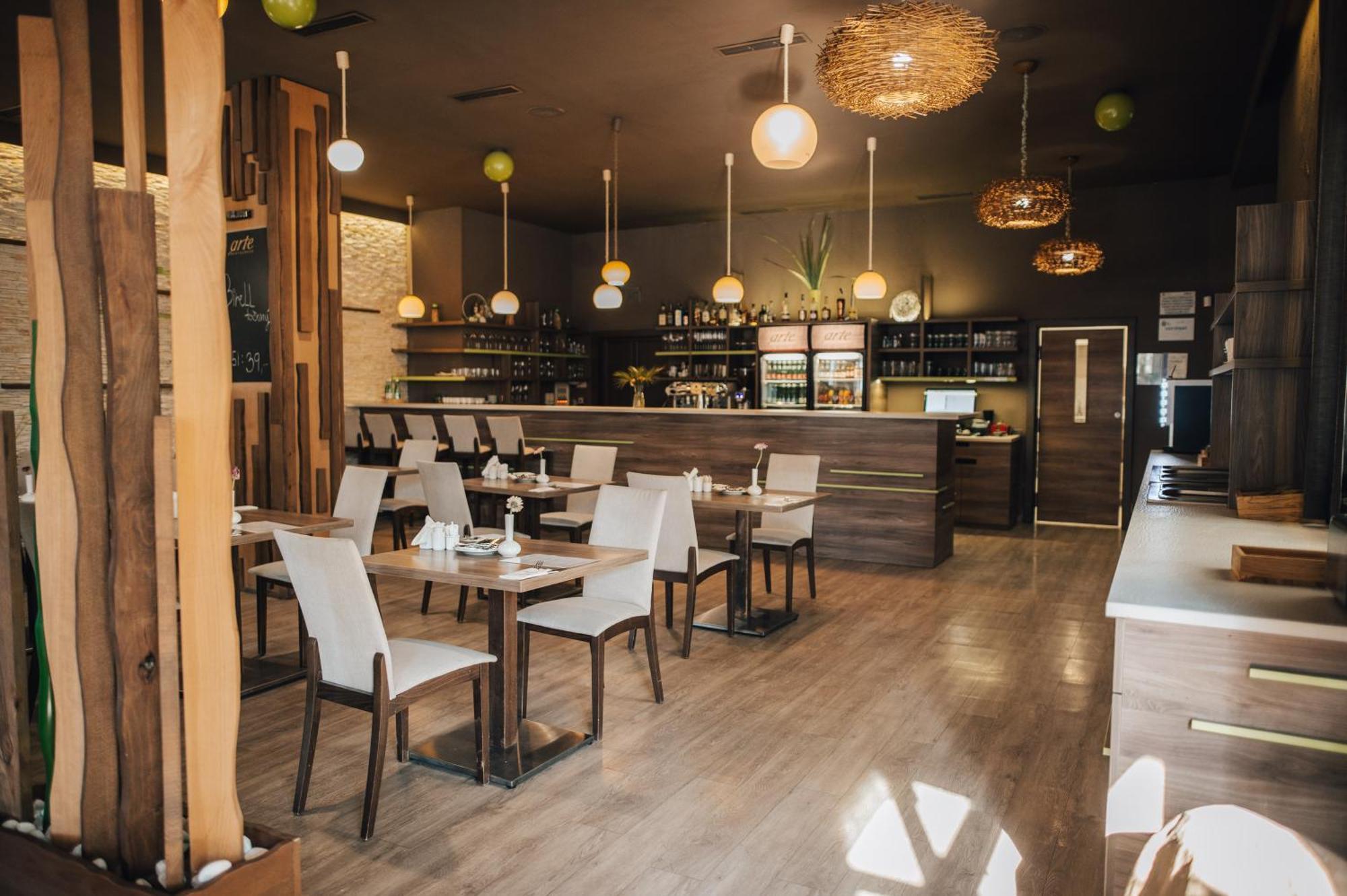 Hotel Elegance Sumperk Luaran gambar