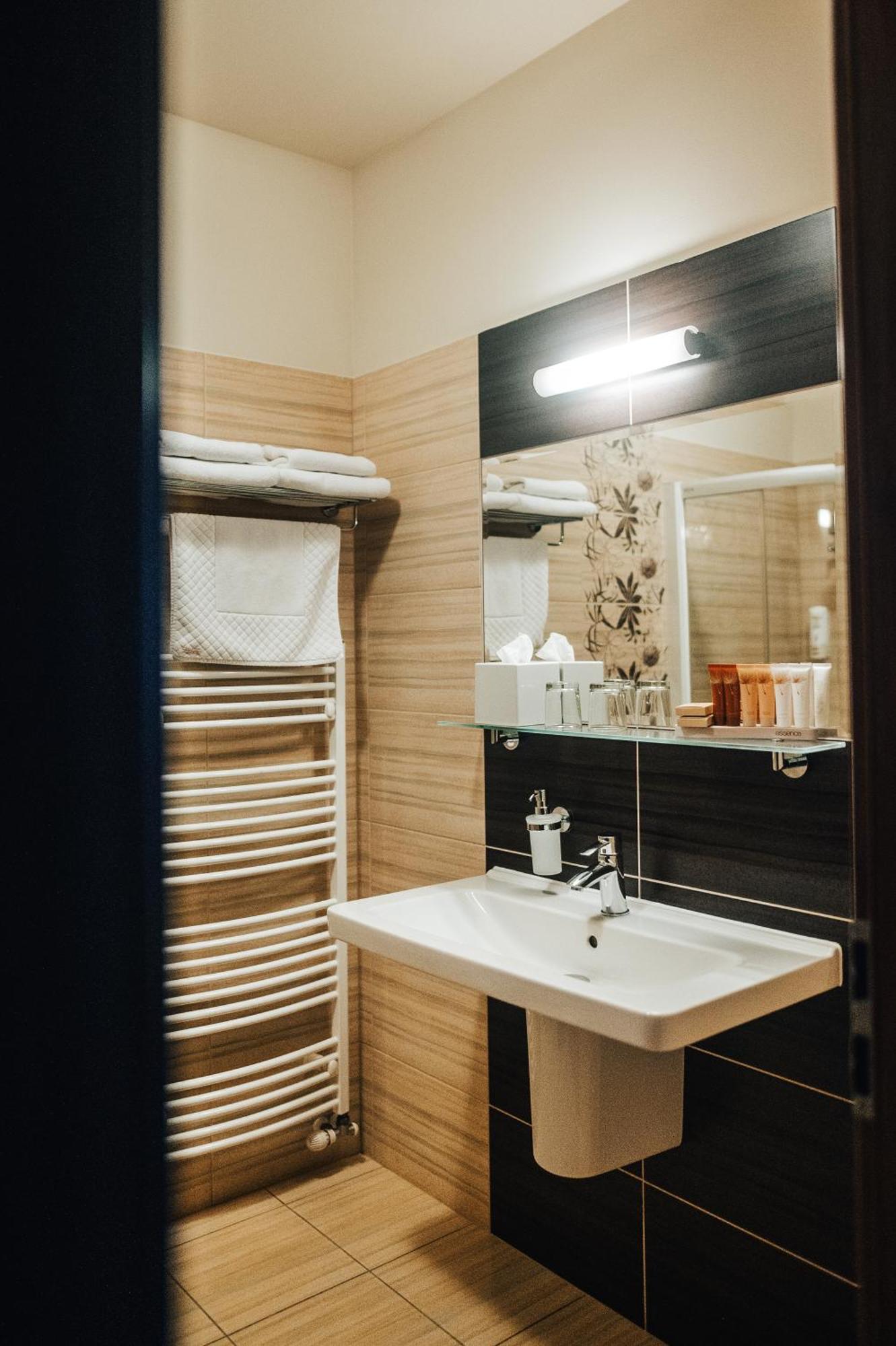 Hotel Elegance Sumperk Luaran gambar