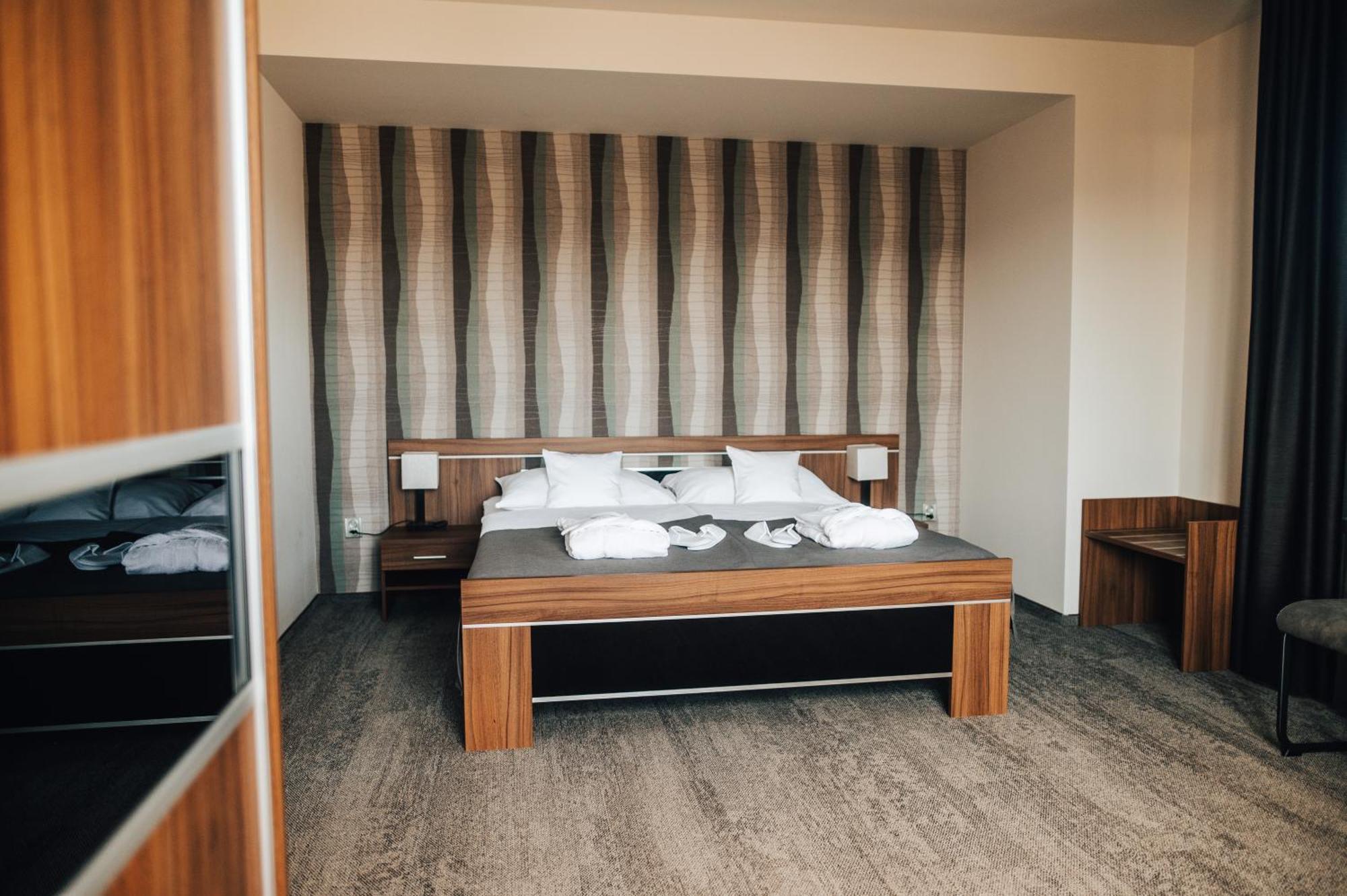 Hotel Elegance Sumperk Luaran gambar