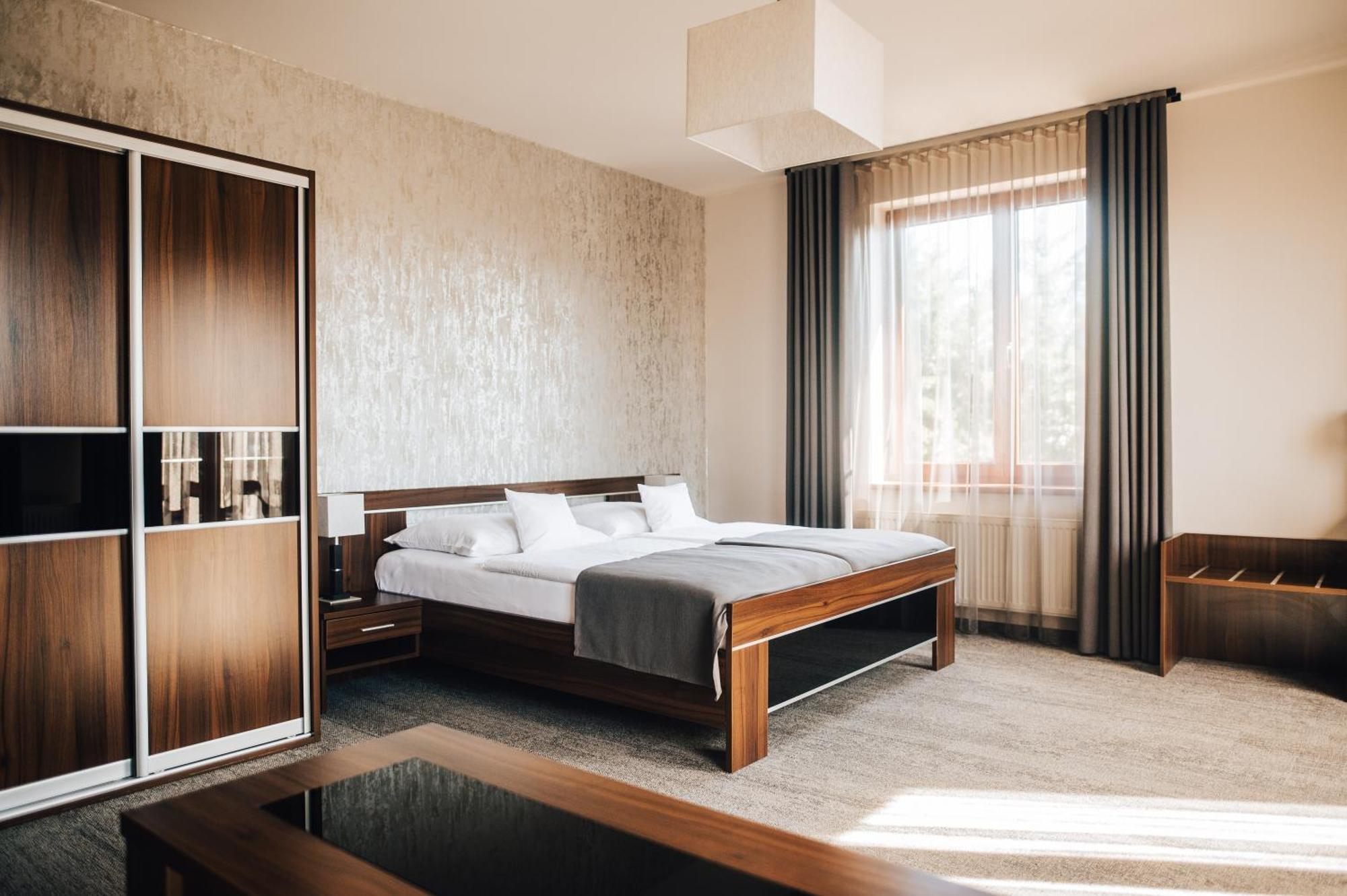 Hotel Elegance Sumperk Luaran gambar