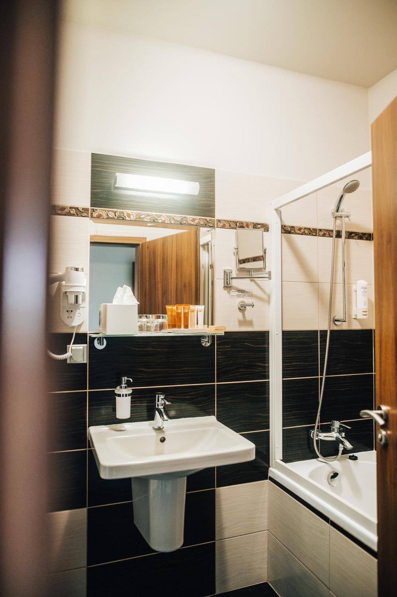 Hotel Elegance Sumperk Luaran gambar
