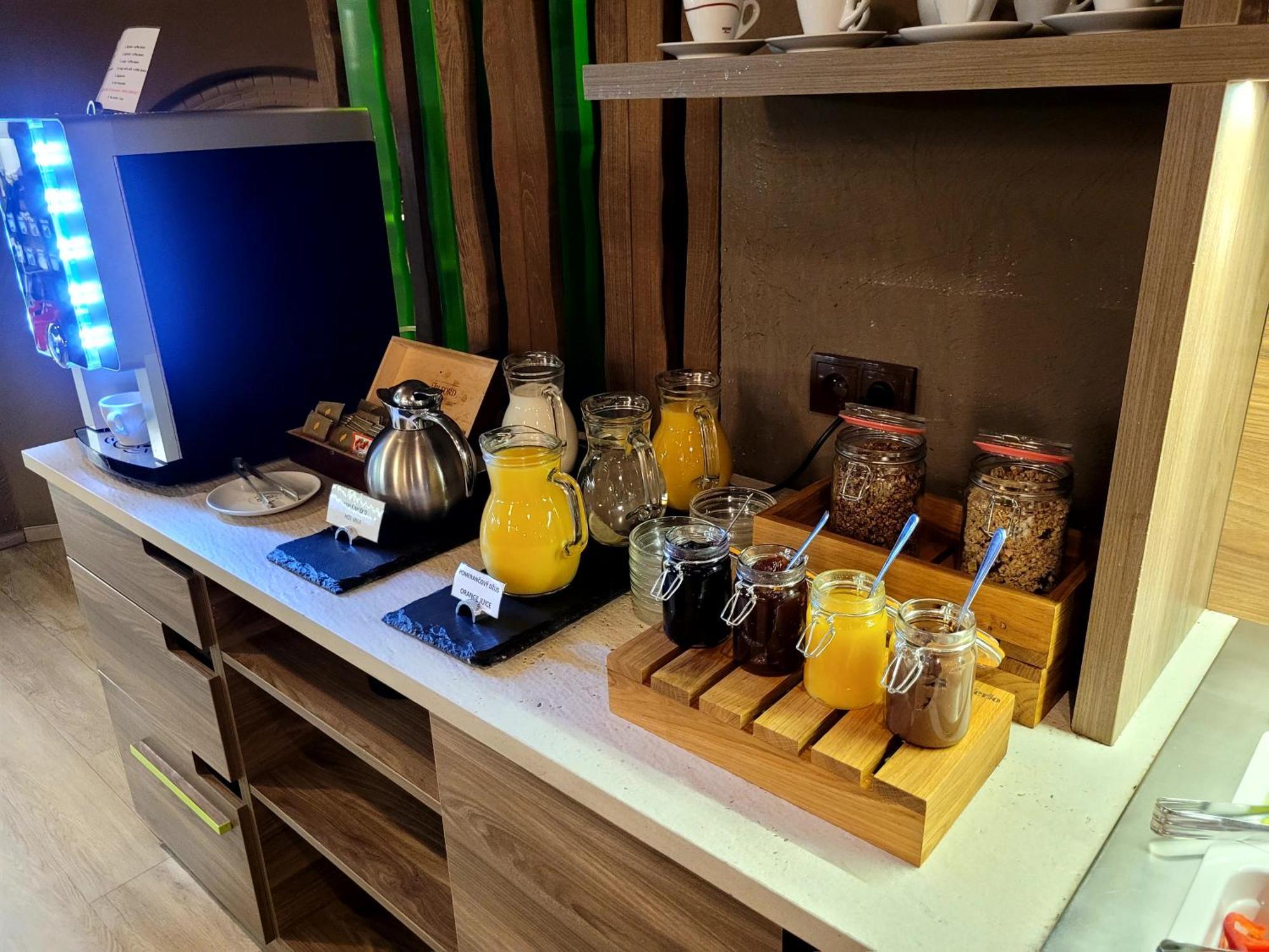 Hotel Elegance Sumperk Luaran gambar
